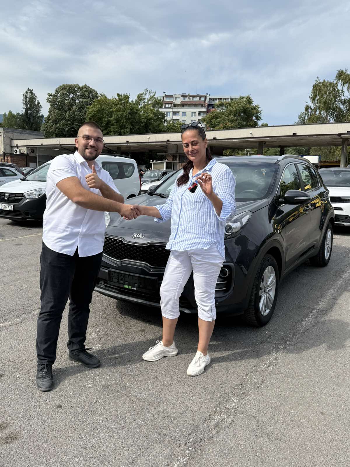 Клиент с автомобил